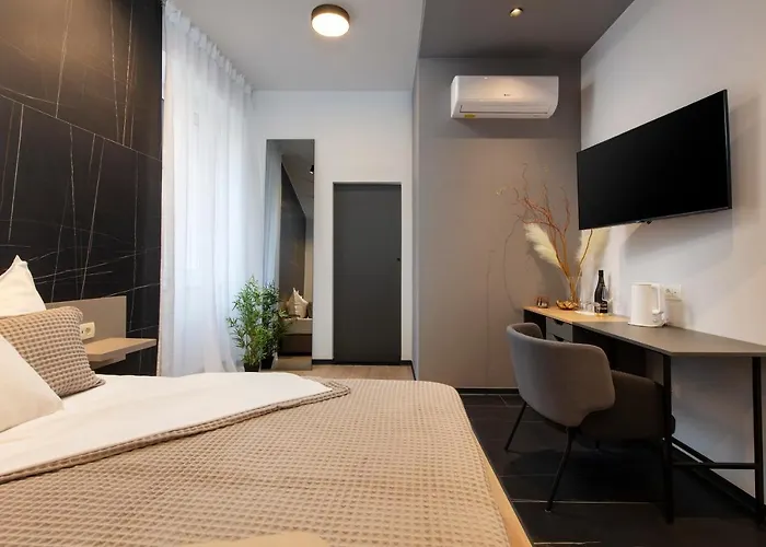 לינה וארוחת בוקר Aborda 4*